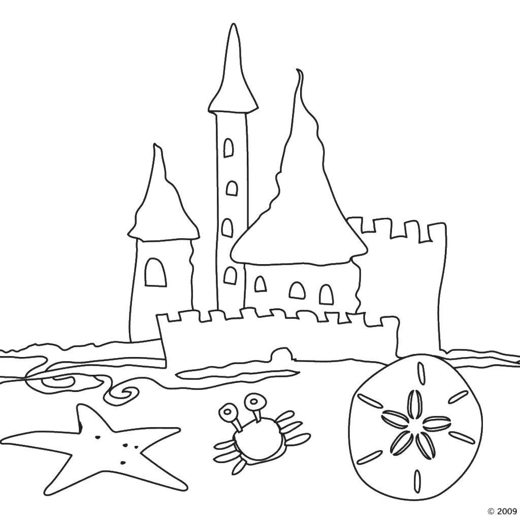 Название: Раскраска Песчаный замок на пляже. Категория: Пляж. Теги: Пляж,  замок из песка, краб, мяч, морская звезда.