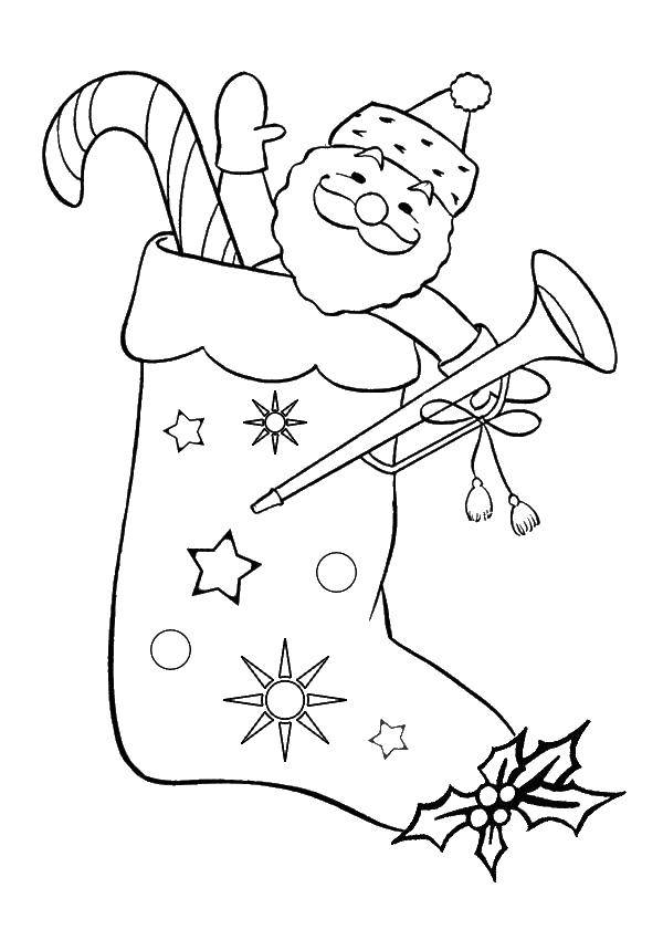 Название: Раскраска Дед мороз в носке. Категория: рождество. Теги: носок, дед мороз, дудка, леденец.