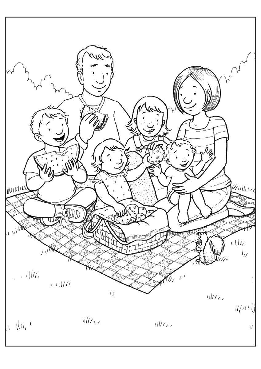 Название: Раскраска Семья на пикнике. Категория: семья. Теги: мама, папа, пикник, корзина, белка.
