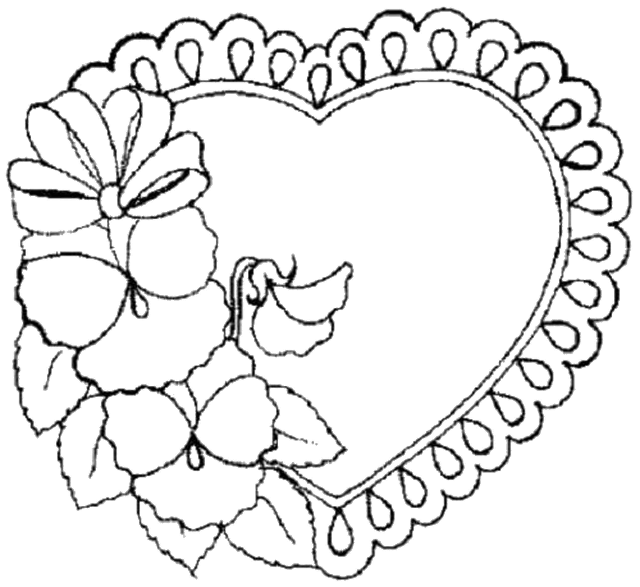 Название: Раскраска Кружевное сердце  с цветами. Категория: Для девочек. Теги: Сердечко,  любовь, роза.