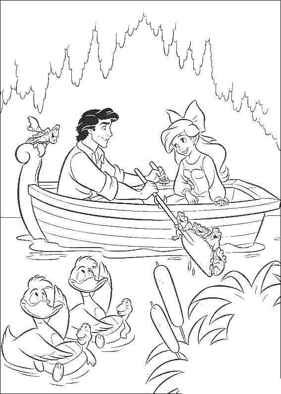 Название: Раскраска Русалочка ариэль из диснеевского мультфильма с принцем в лодке. Категория: Диснеевские мультфильмы. Теги: Дисней, русалочка, Ариэль.