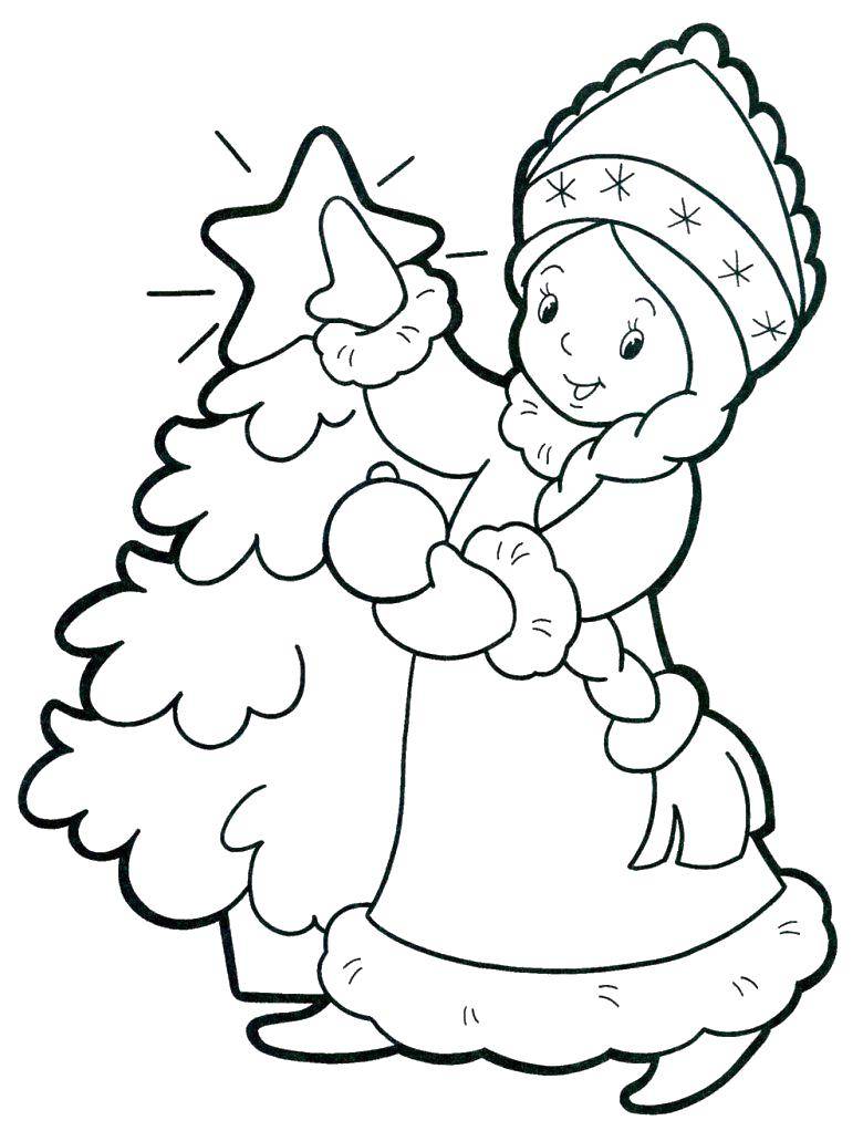 Розмальовки  Снігуронька у красивому вбранні біля ялинки. Завантажити розмальовку Снігуронька, зима, Новий Рік.  Роздрукувати ,новий рік,