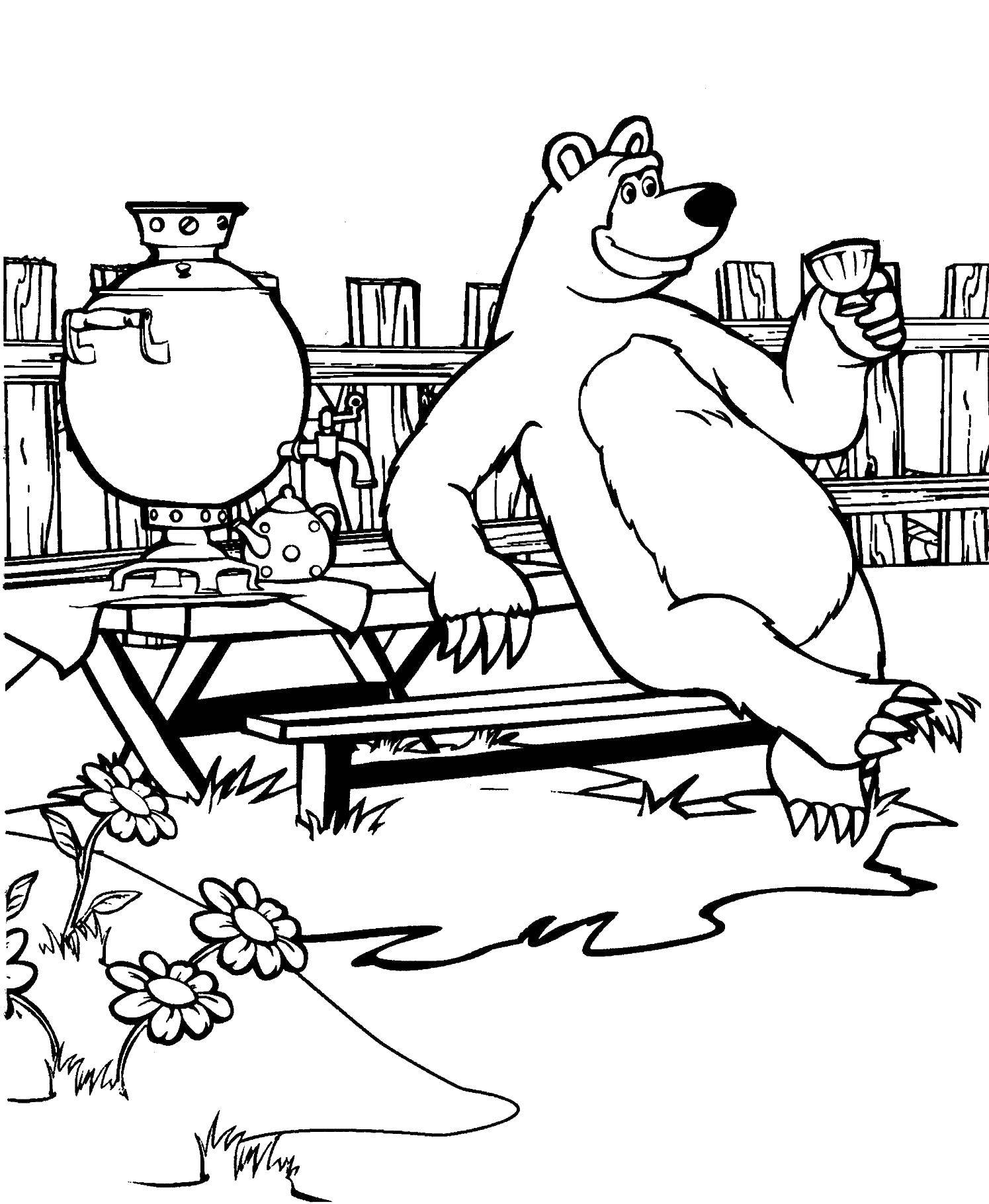 Название: Раскраска Миша пьет чай во дворе. Категория: маша и медведь. Теги: Маша, Медведь.