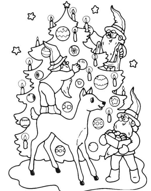 Название: Раскраска Гномы и олень украшают ёлочку. Категория: раскраски елки. Теги: Рождество, ёлочная игрушка, ёлка, подарки.