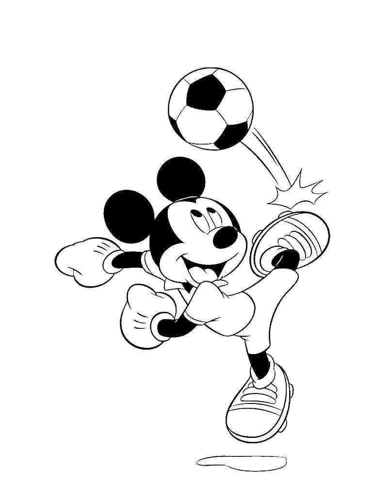 Название: Раскраска Микки играет в футбол. Категория: микки маус. Теги: Дисней, Микки Маус.