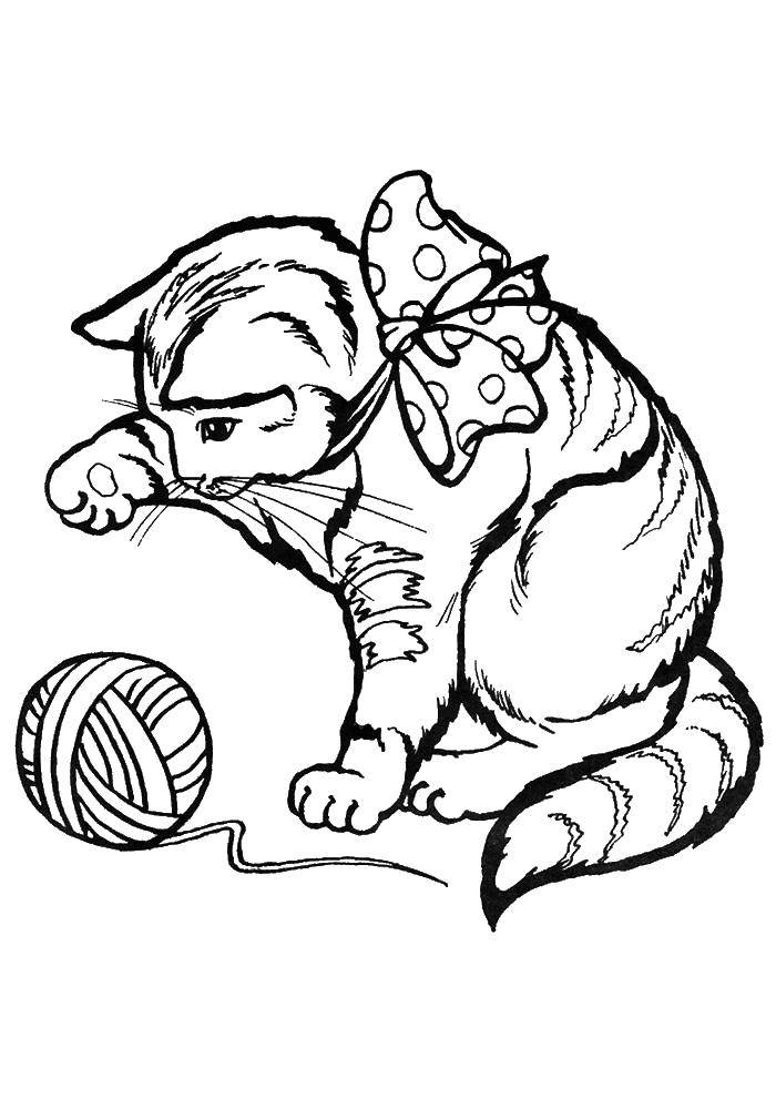 Розмальовки  Смугастий кіт з бантиком грає з клубком. Завантажити розмальовку клубок, кіт, бантик.  Роздрукувати ,кошенята і цуценята,