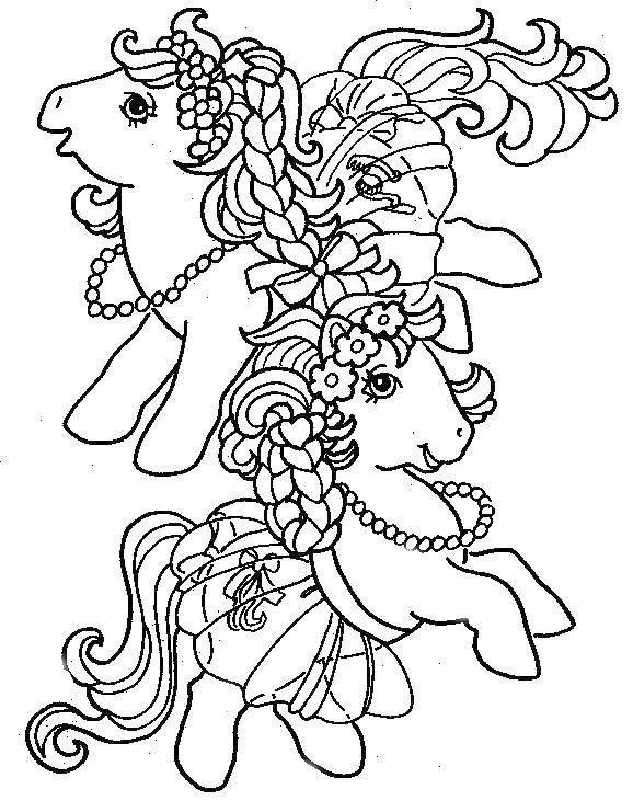 Название: Раскраска Два пони в платьях. Категория: мой маленький пони. Теги: пони, платья, цветы, бусы.